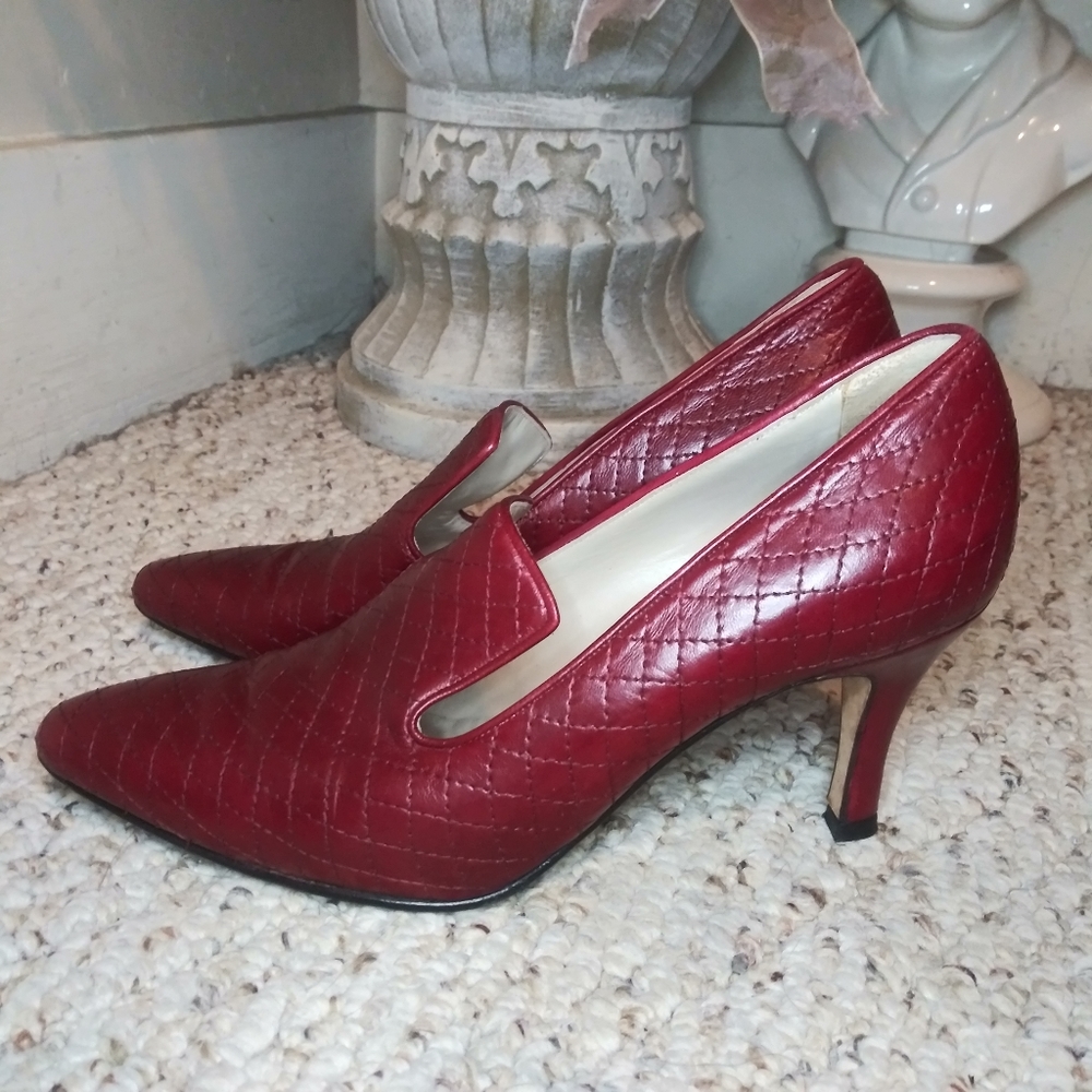 Bally Vintage "Cupid" Ruby Red Quilted Leather Edwardian Style Pumps - Picture 4 of 15